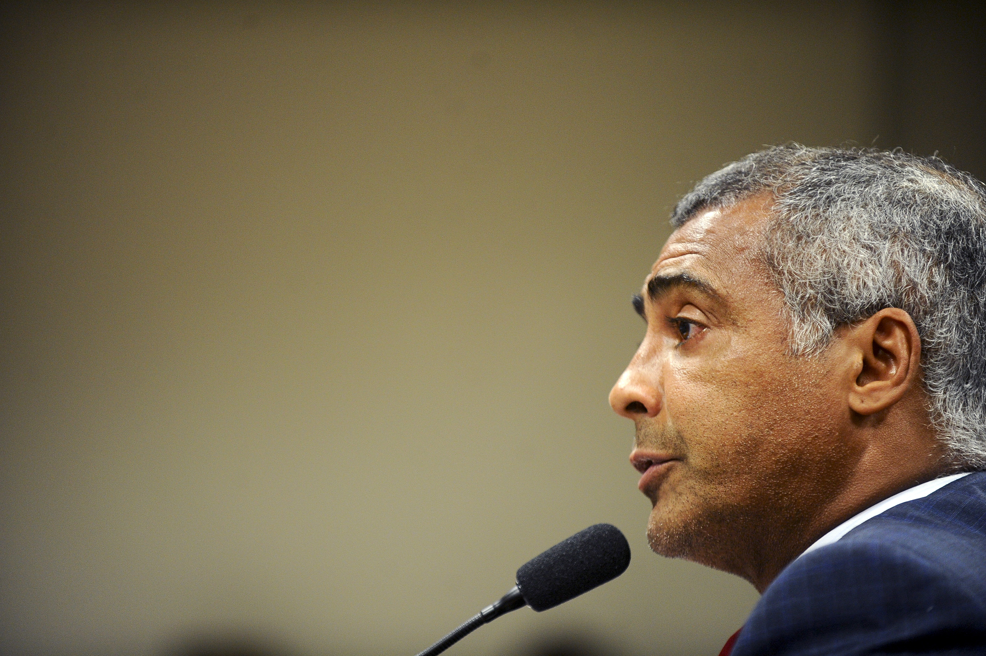 Romário: “Os primeiros dias do governo interino não foram como deveriam ser. No lugar de ministros ‘notáveis’, conforme Temer prometeu, tivemos ministros investigados”. | Marcos Oliveira/Agência Senado