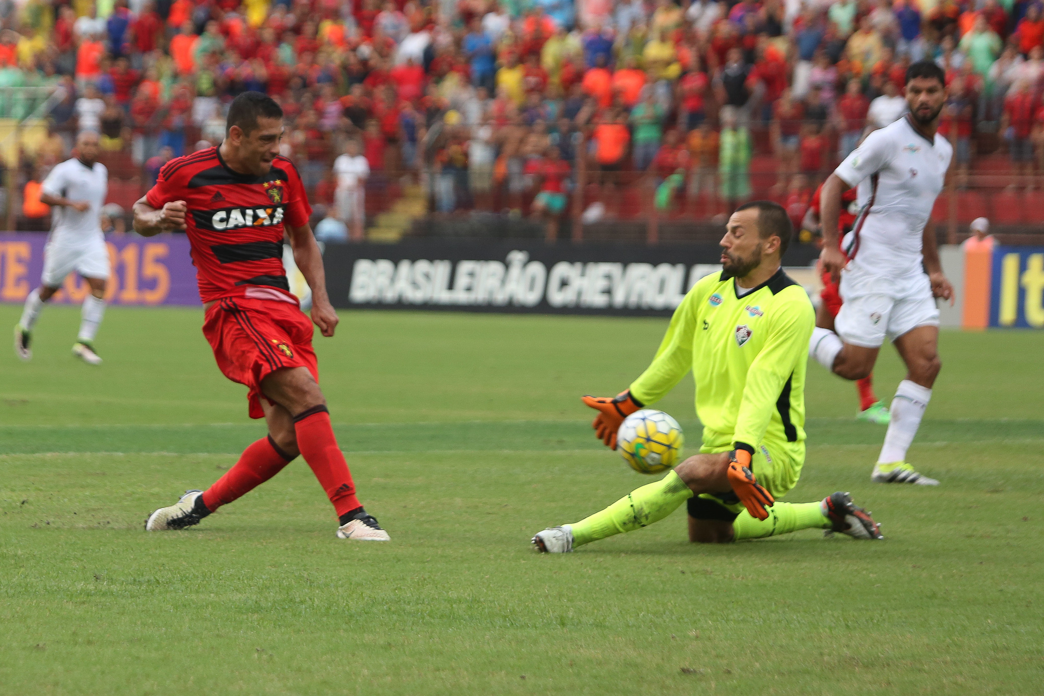 Diego Souza marcou o gol que valeu a vitória ao time pernambucano. | Allan Torres/Folhapress