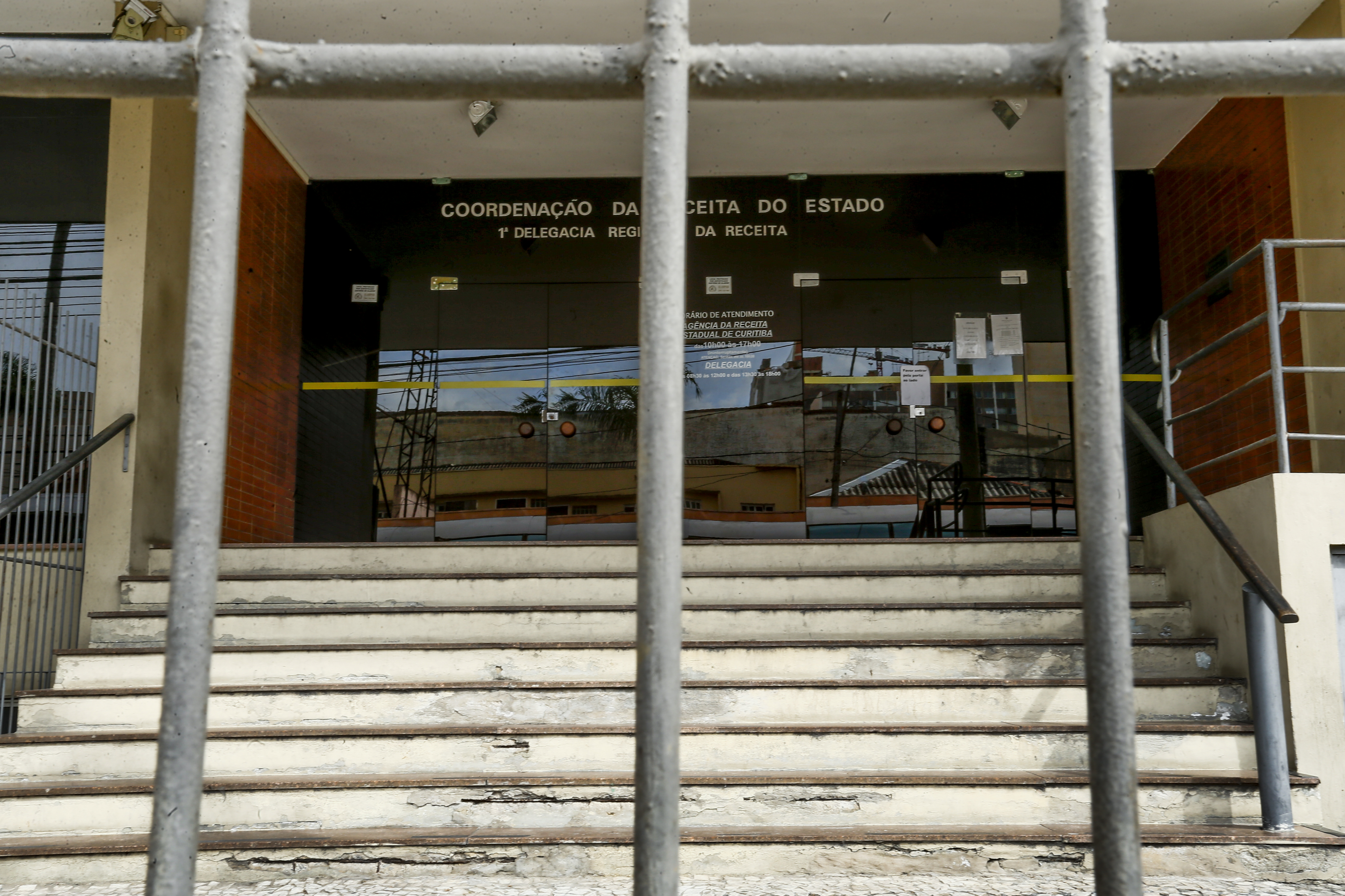 Fachada da Receita Estadual em Curitiba:  esquema envolvia auditores fiscais. | Hugo Harada/Gazeta do Povo/Arquivo