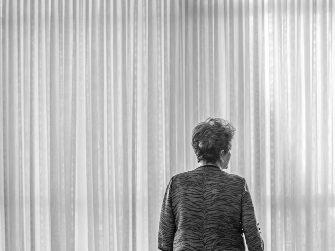 Dilma e seus aliados esperam que os golpes recentes contra a legitimidade de Temer possam reverter alguns votos a seu favor no julgamento do impeachment | TOMAS MUNITA/NYT