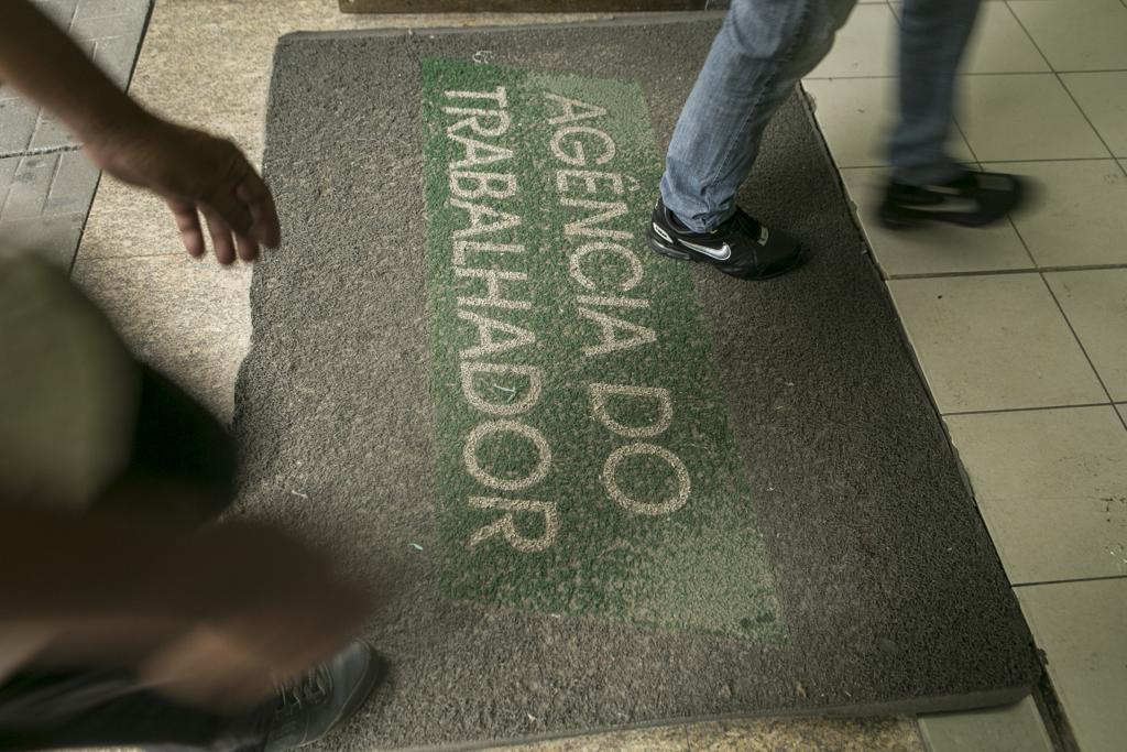 O país tinha 11,44 milhões de pessoas procurando emprego sem encontrar no trimestre encerrado em maio | Marcelo Andrade/Gazeta do Povo