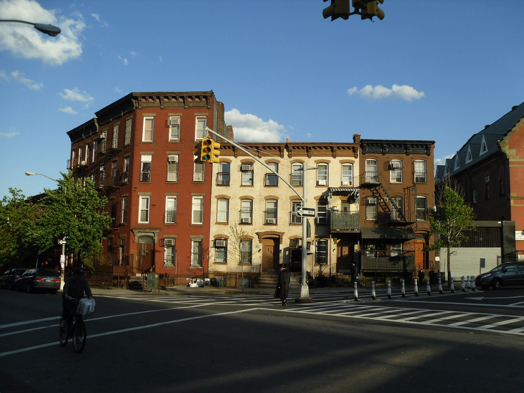 Brooklyn, em 2010. Pesquisa indica que, em uma década e meia, esse e outros 14 bairros/regiões de Nova York sofreram o fenômeno da gentrificação. | Doug Kerr/Creative Commons