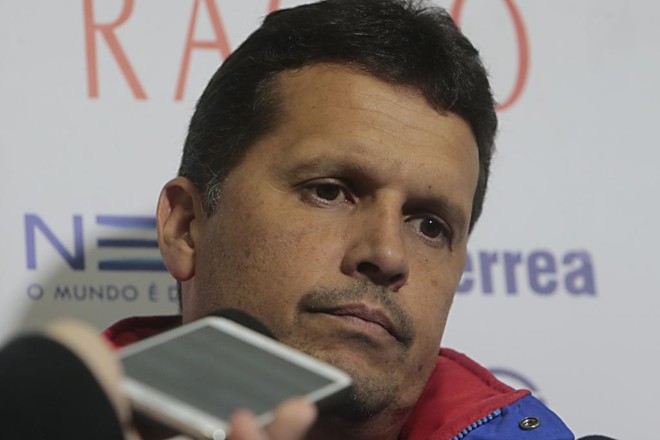 Claudinei Oliveira, técnico do Paraná: “hoje estou derrubado, muito chateado, aborrecido, mas temos que ter cabeça fria”, avisa. | Albari Rosa/gazeta do povo