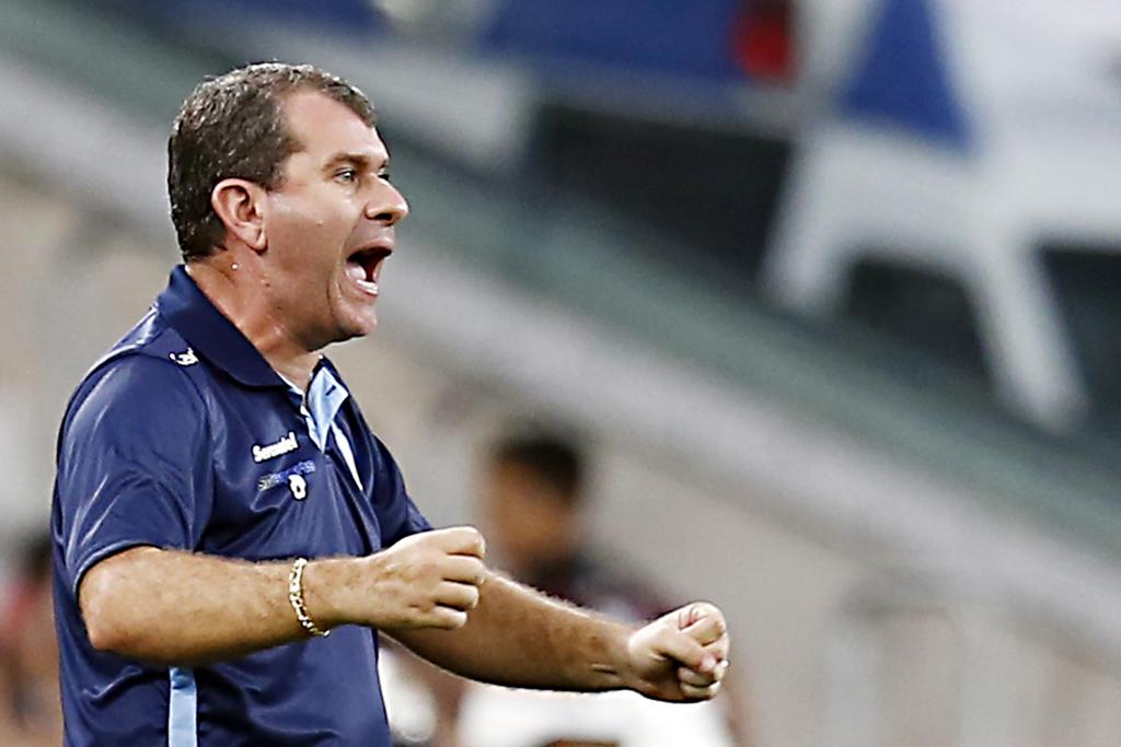 O técnico Claudio Tencati defendeu o goleiro Marcelo Rangel após falha contra o Vasco. | Albari Rosa/Gazeta do Povo
