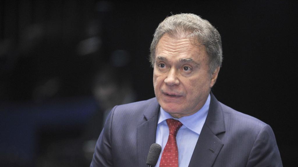 Senador Alvaro Dias sugere renúncia geral do Executivo e do Congresso. | Waldemir Barreto/Agência Senado