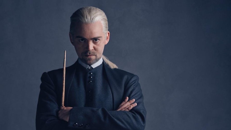 Alex Price, que trabalhou em “Penny Dreadful” e “Doctor Who” será o intérprete do inimigo de Harry | Charlie Gray/Divulgação