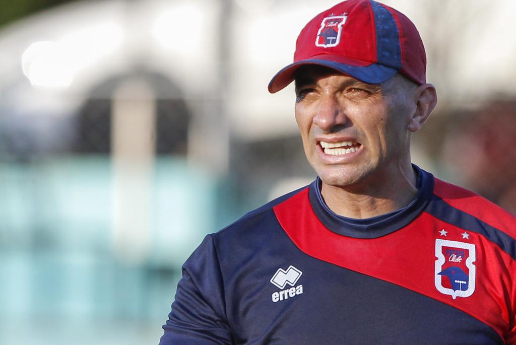 Goleiro completou 337 partidas pelo Tricolor cotnra o CRB e está a nove de quebrar o recorde do ex-zagueiro Ageu. | Daniel Castellano/Gazeta do Povo