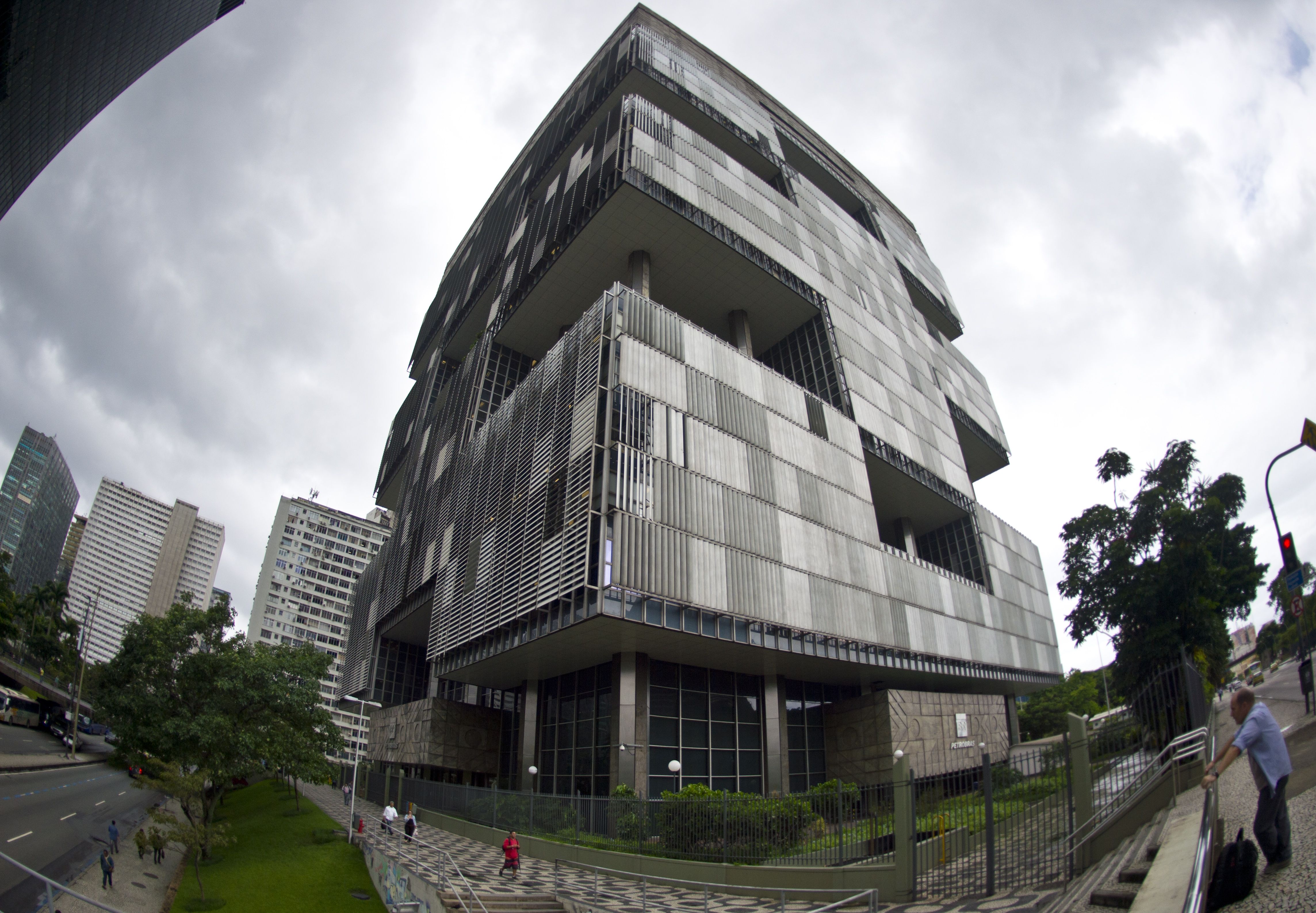 Sede da Petrobras no Rio: Ministério da Transparência argumenta que Lava Jato mostrou que é preciso mudar a lei. | Vanderlei Almeida/AFP