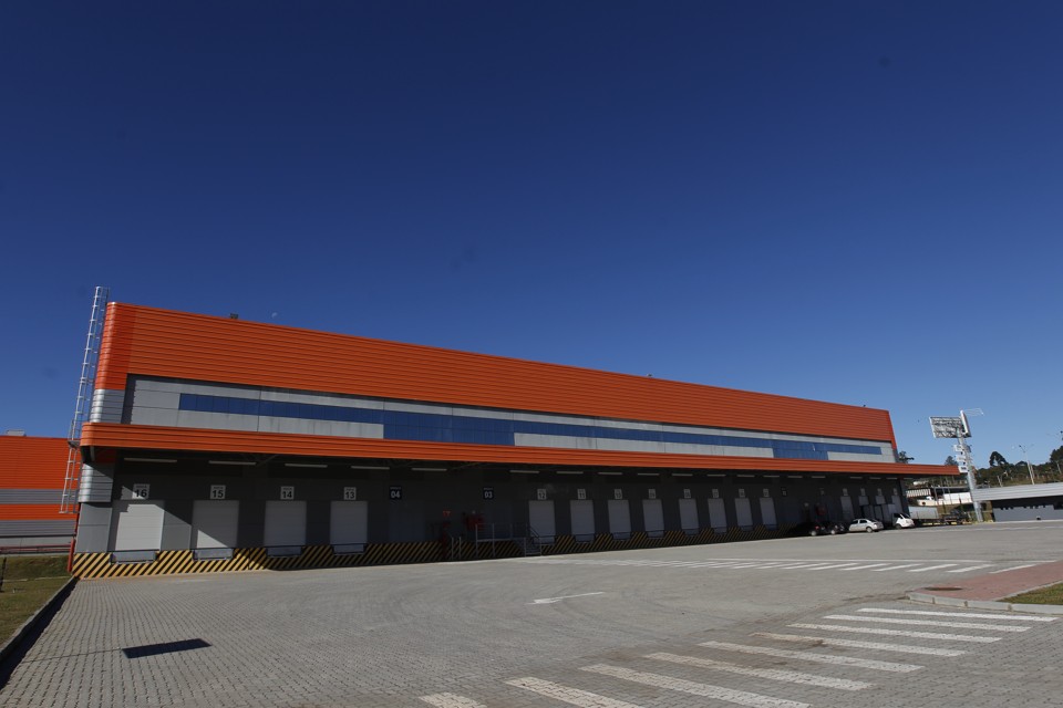 Condomínio Mega Curitiba, da Capital Realty,  tem 22 mil m² de área bruta locável construída e está investindo em mais 20 mil m² para atender um cliente. | Antônio More/Gazeta do Povo