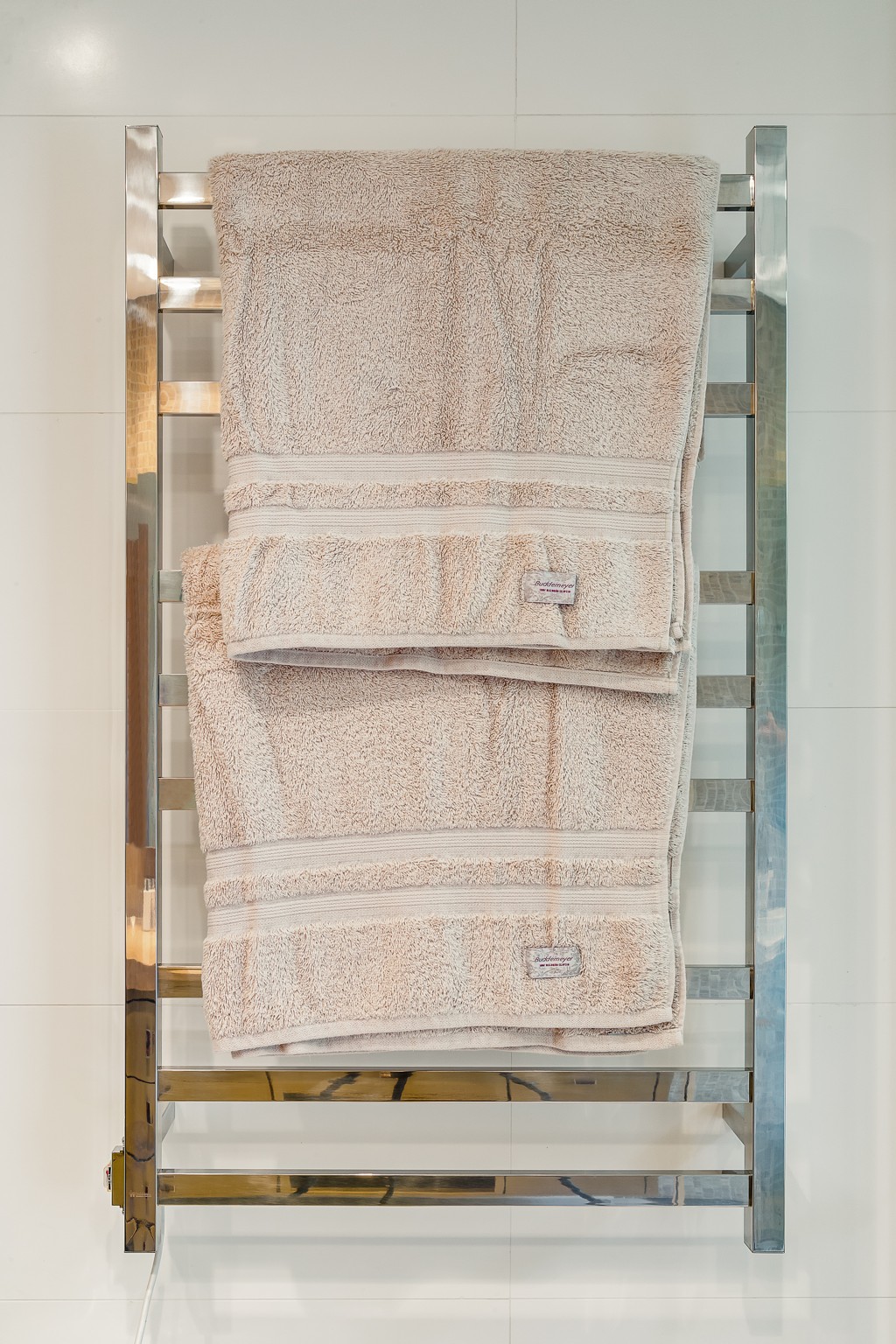 Toalheiro elétrico garante conforto e economia para os moradores no inverno