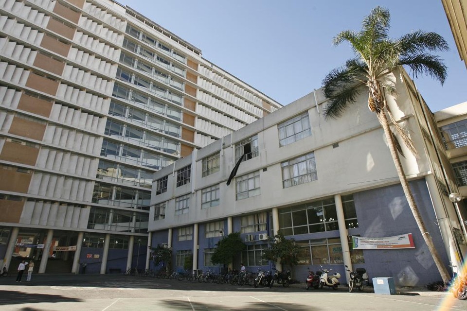 Universidade Federal do Paraná terá que pagar os cinco meses de licença à profissional dispensada durante a gestação. | Antônio More /
Gazeta do Povo