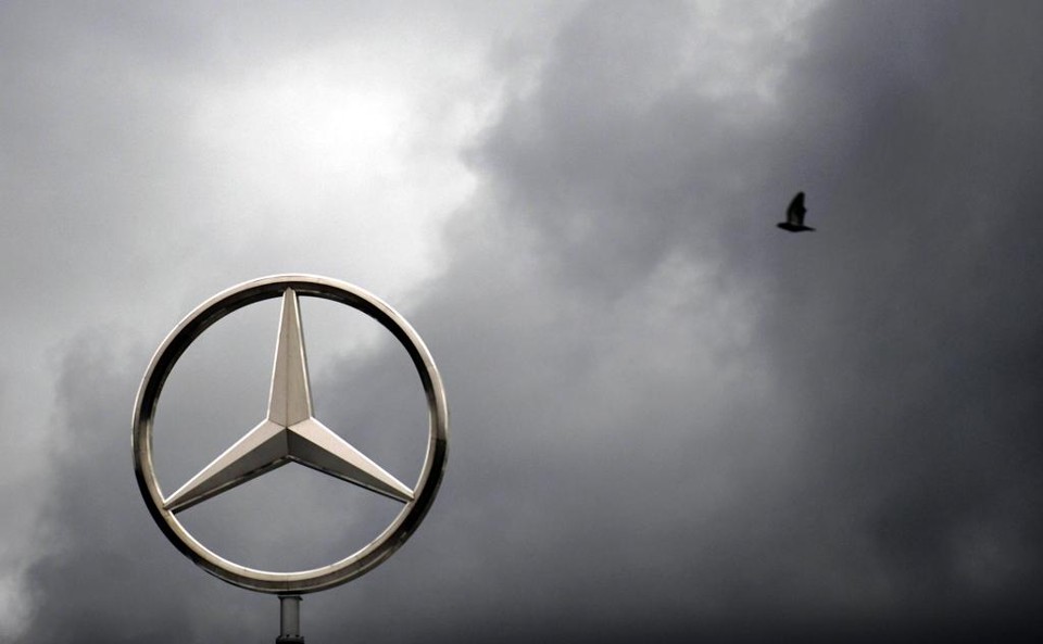 Além do Brasil, a Daimler deve cortar 1.240 empregados nos Estados Unidos e no México | SASCHA SCHUERMANN/AFP