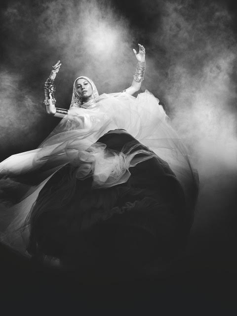 A mostra “Fashion Stories” reúne cerca de 16 imagens do fotógrafo de moda Bob Wolfenson | Bob Wolfenson