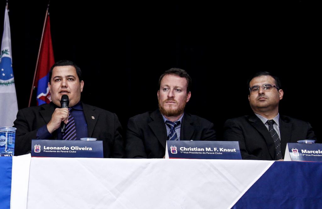 Marcelo Guatura (mais a direita na foto) renunciou após as saídas de Claudinei e Bero | André Rodrigues/Gazeta do Povo