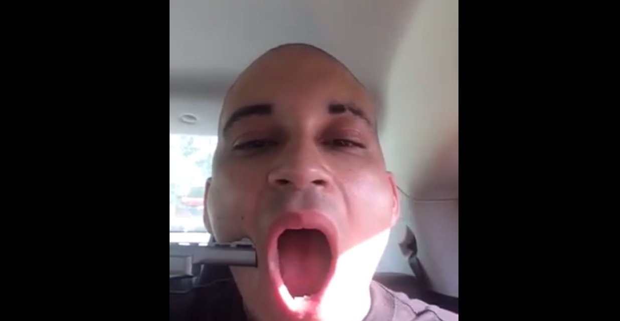 Segundos antes do rapper efetuar o disparo | Reprodução Facebook