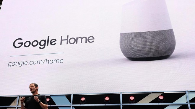 Google aposta no Google Home para se tornar o assistente pessoal. | Justin Sullivan/AFP