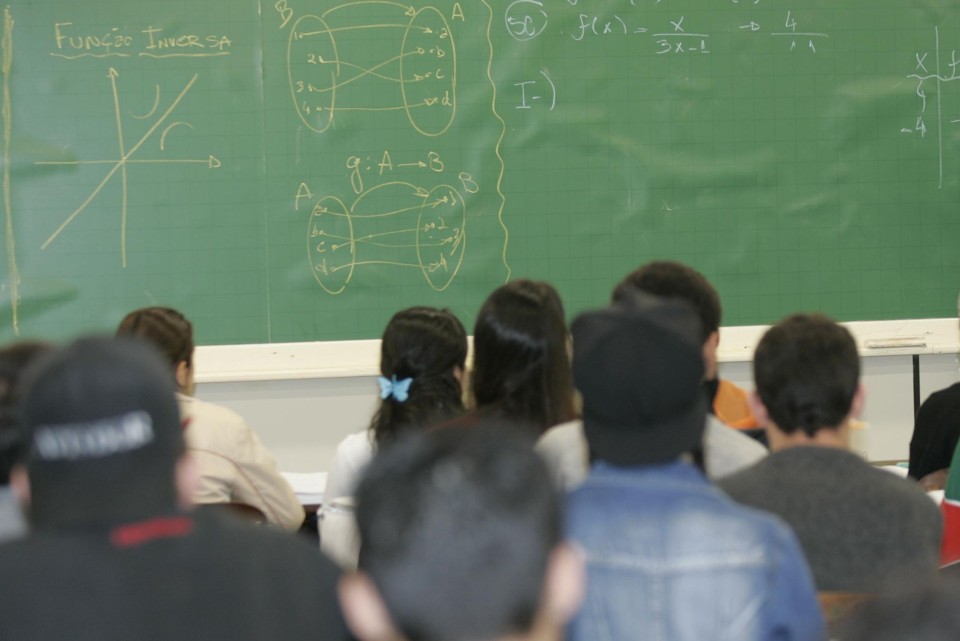 Se na última divulgação do indicador de qualidade, a de 2013, o novo critério de participação fosse adotado, 11 mil escolas de 9º ano não teriam os dados divulgados | Aniele Nascimento/Arquivo Gazeta do Povo