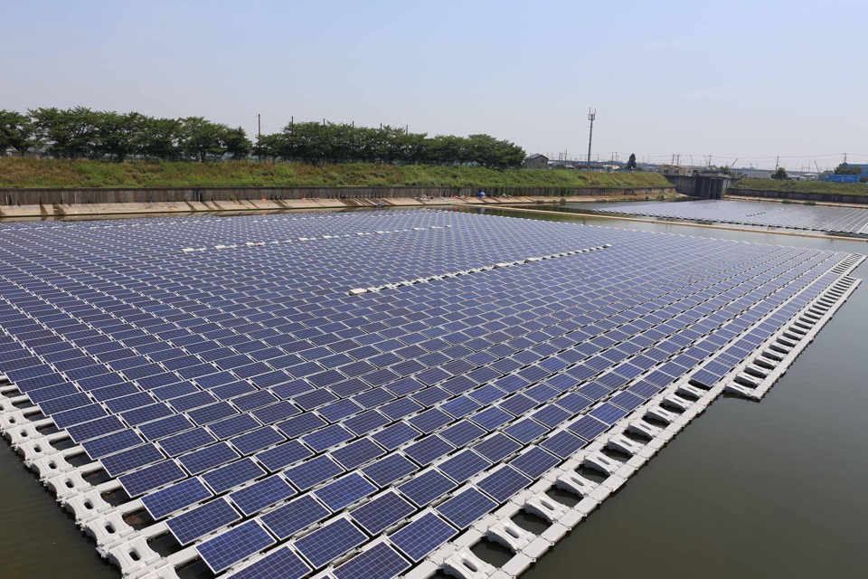 Nova tecnologia tira proveito da água e do sol para gerar energia. | Divulgação