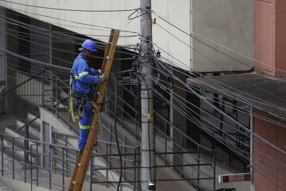 Investimento no setor de telefonia neste ano será o menor patamar desde 2010 e a maior queda percentual desde 2002. | Henry Milleo/Gazeta do Povo