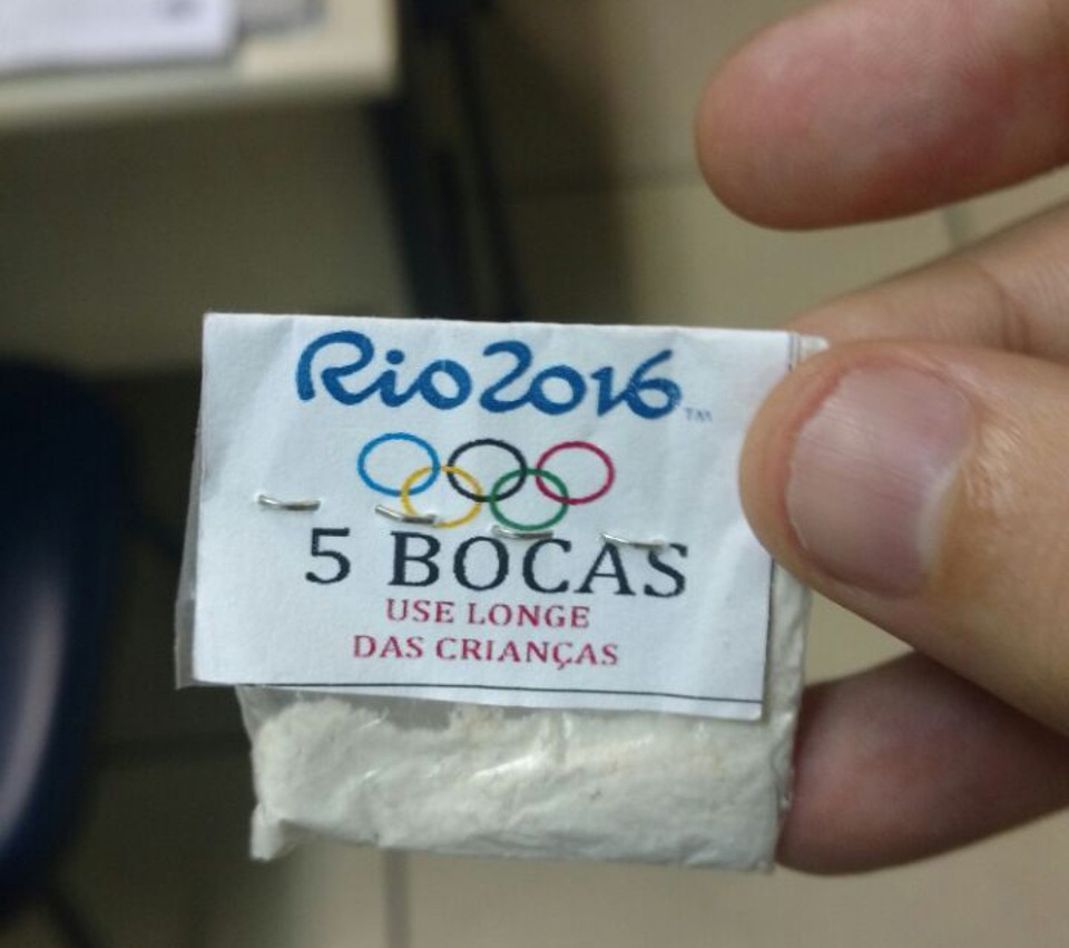 Traficantes Vendiam Cocaina Com Logotipo Da Olimpiada