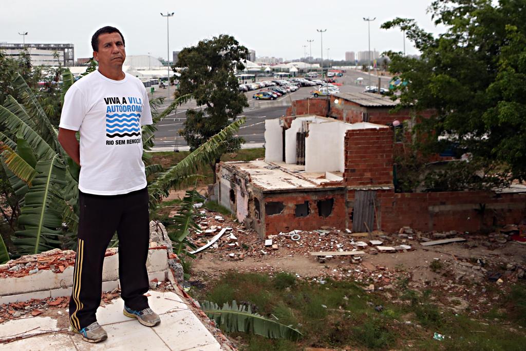 Educador físico Luiz Cláudio Silva foi obrigado a sair de casa, na Vila Autódromo, | Albari Rosa/Gazeta do Povo