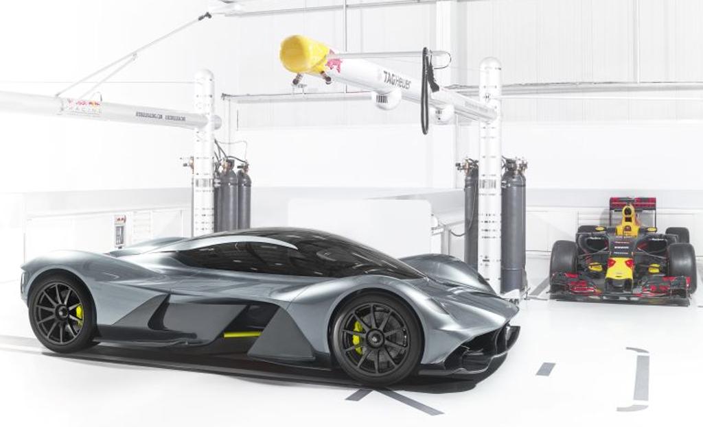 Projeto possui linhas futuristas e terá produção limitada a até 150 unidades. | Divulgação/Aston Martin