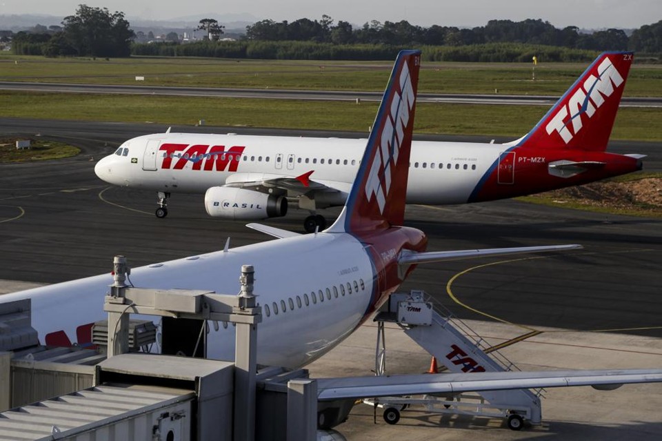A Latam vem enfrentando problemas de fraca demanda de passageiros | Henry Milleo/Gazeta do Povo