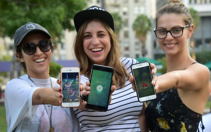 Amigas se divertem em Los Angeles: jogo para todos | Frederic J. Brown/
AFP