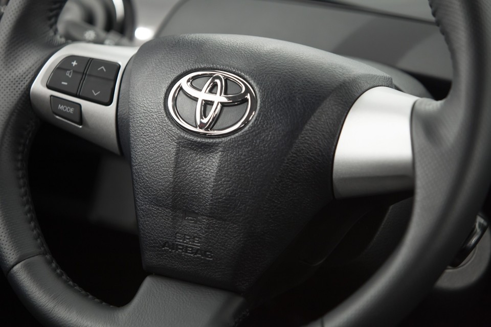 Falha nos airbags fez com que a Toyota fizesse um massivo recall em todo o mundo. Somente em maio deste ano foram 1,6 milhão de veículos nos EUA. | Divulgação/Toyota