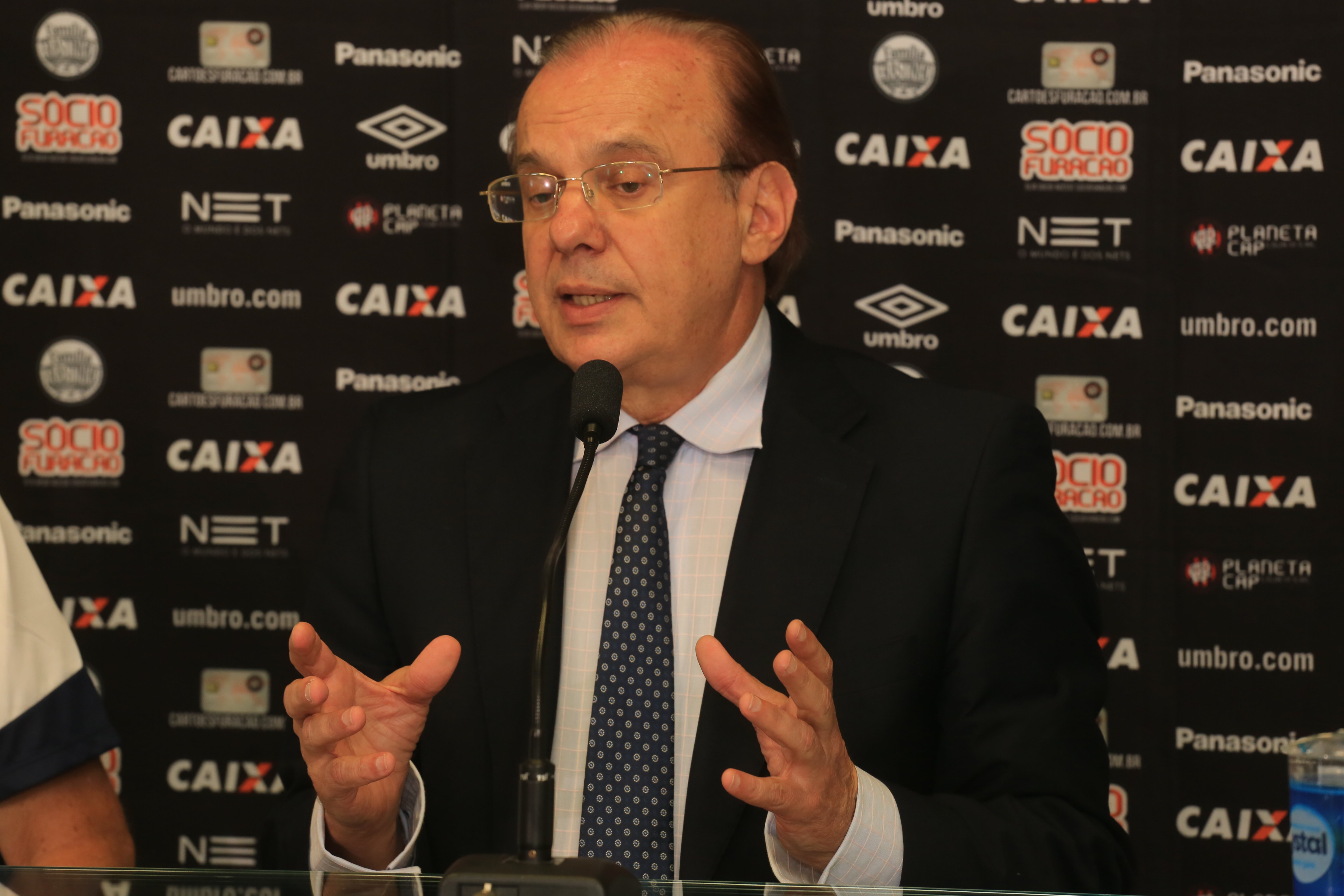 Presidente do Furacão, Luiz Sallim Emed faz apelo por aumento do número de sócios do clube. | Ivonaldo Alexandre/Gazeta do Povo