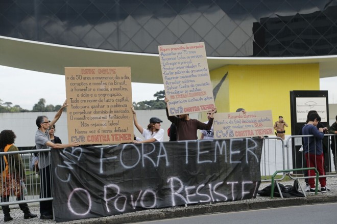 Antes do início, sinal de que política passa ao lado. | Jonatham Campos/Gazeta do Povo