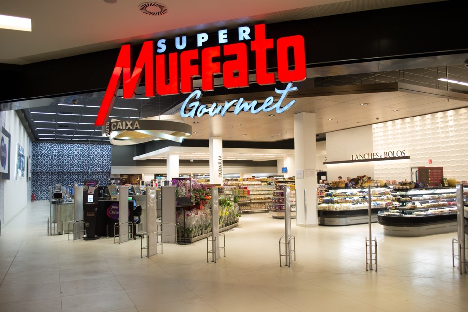 Entrada do supermercado recém-inaugurado Muffato Gourmet, do Shopping Aurora, em Londrina. | Allan Oliveira/Divulgação