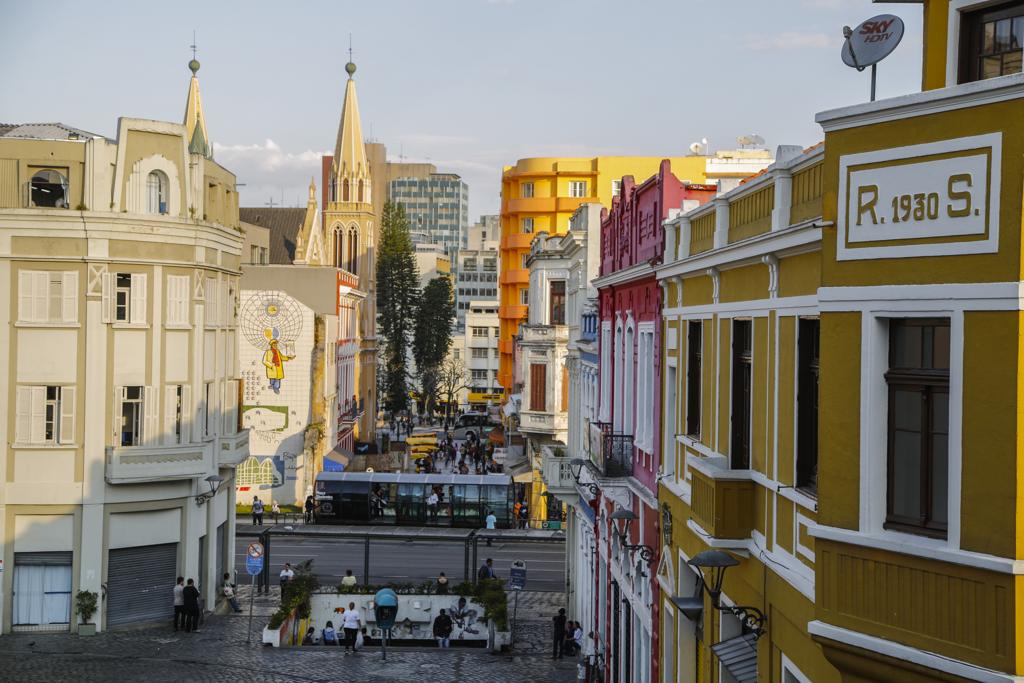 Centro histórico de Curitiba. Nova lei do patrimônio, aprovada neste ano, dá abertura para que bens imateriais, como produtos típicos, também sejam tombados pelo município. | Daniel Castellano/Gazeta do Povo