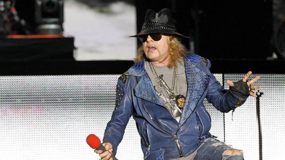 Axl Rose, durante show em Curitiba em março de 2014: Guns volta à  cidade com sua formação mais cultuada. | Antônio More / Arquivo 
Gazeta do Povo