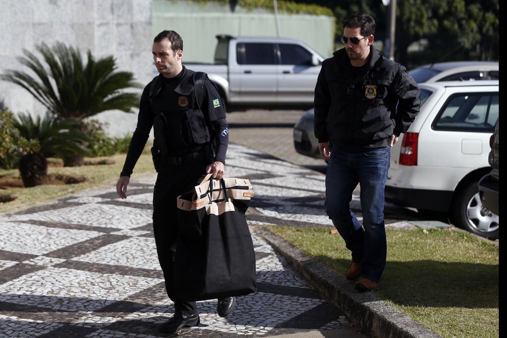 Agentes da Polícia Federal atuam na operação Boca Livre. | LEONARDO BENASSATTO/FUTURA PRESS