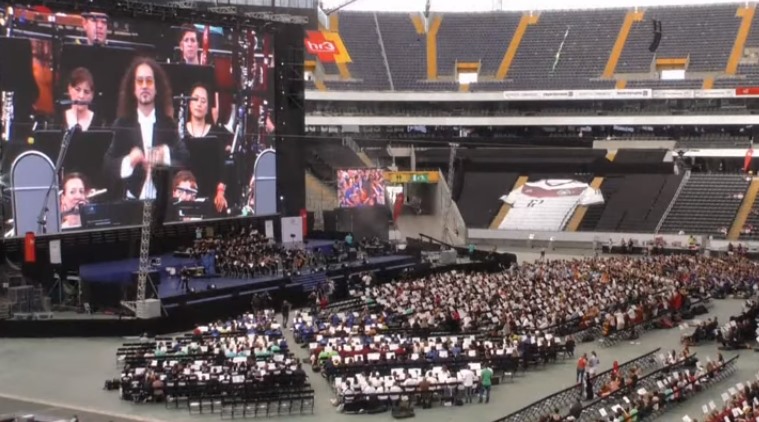 Apresentação de 45 minutos teve a maior quantidade de músicos da história. | Reprodução/Youtube Ruply TV