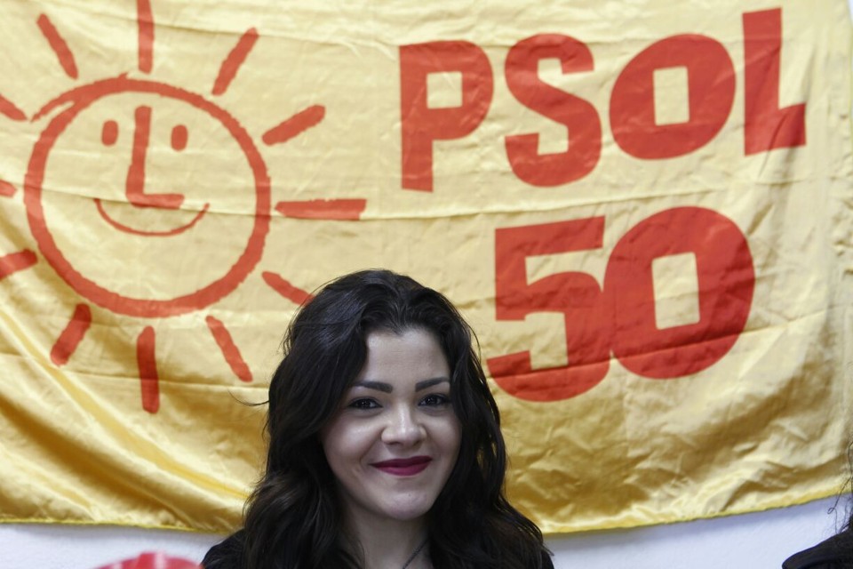 Xênia Mello é a candidata do Psol à prefeitura de Curitiba. | Antonio More/Gazeta do Povo