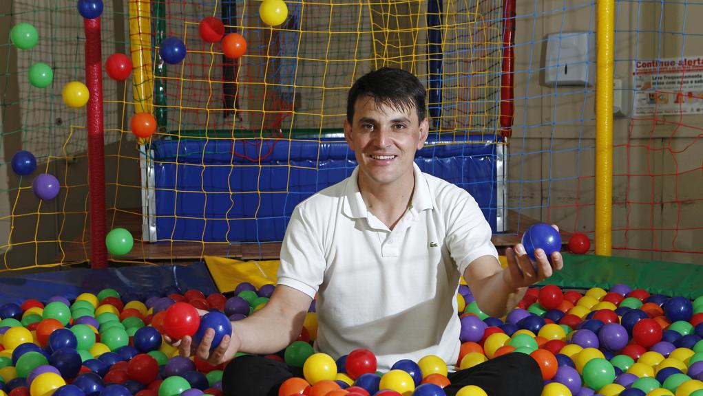 Após ser demitido, Luiz Carlos focou no negócio de festas infantis. | Antônio More/Gazeta do Povo