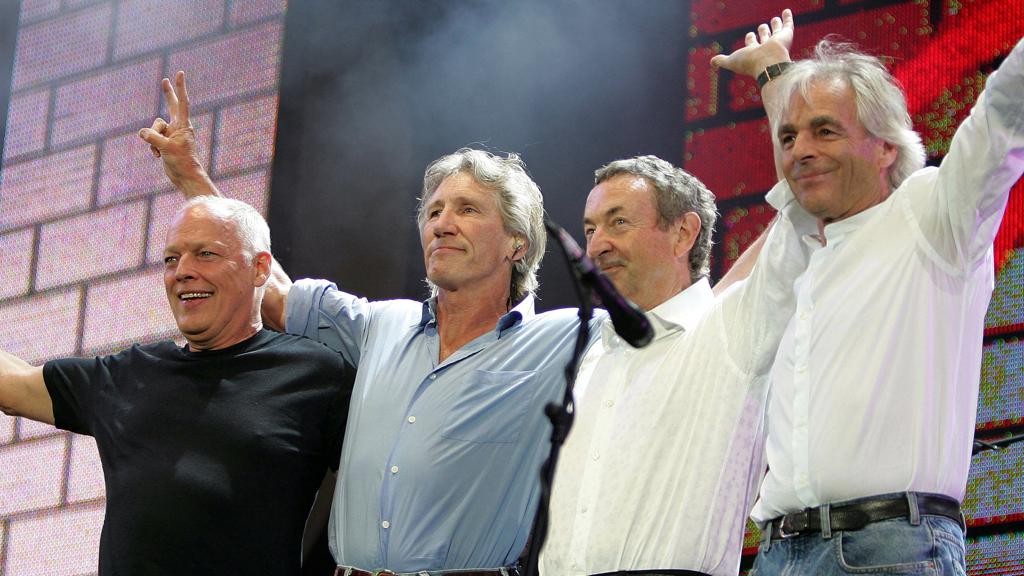 David Gilmour, Roger Waters, Nick Mason e Richard Wright (morto em 2008), no Live 8, em 2005. | STEPHEN HIRD