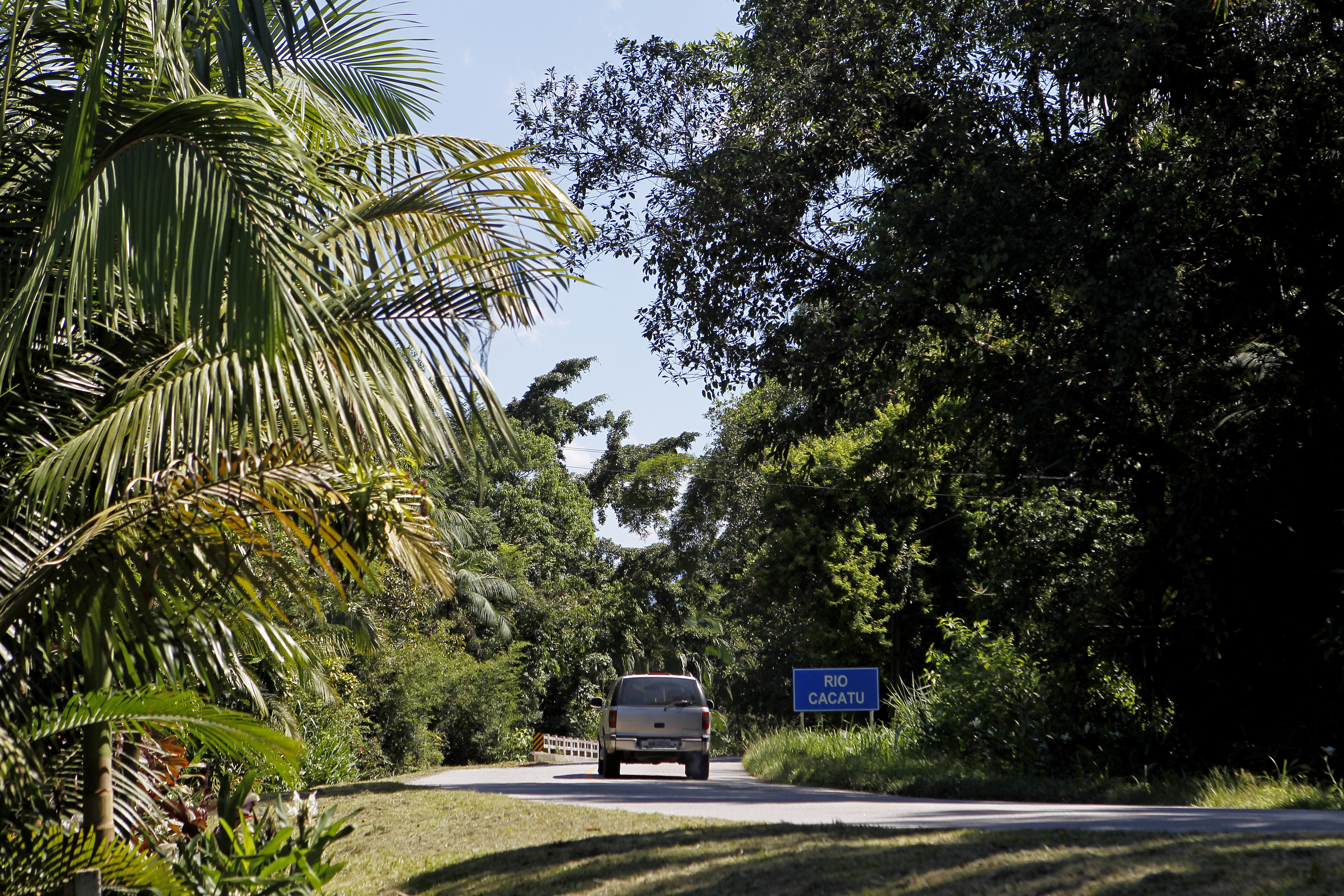 A PR-340, que hoje liga a comunidade de Cachoeira  de Cima à Antonina, seria ampliada para chegar até à BR-277. | Antônio More/Gazeta do Povo