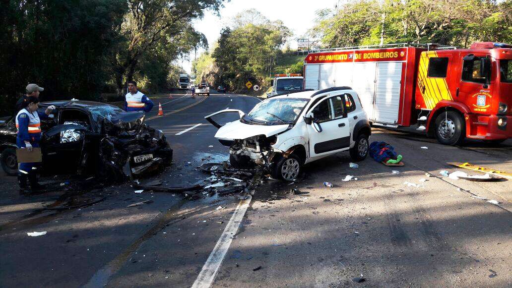 Colisão frontal na BR-153 deixou três mortos. | Divulgaçaõ/PRF