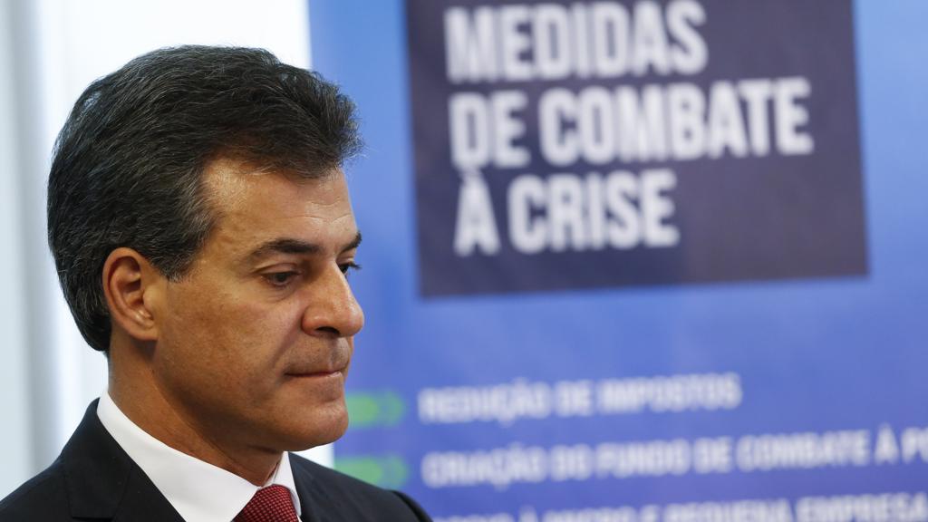 Governador Beto Richa (PSDB) voltou atrás no reajuste do funcionalismo, alegando não possuir dinheiro. | Daniel Castellano/Gazeta do Povo