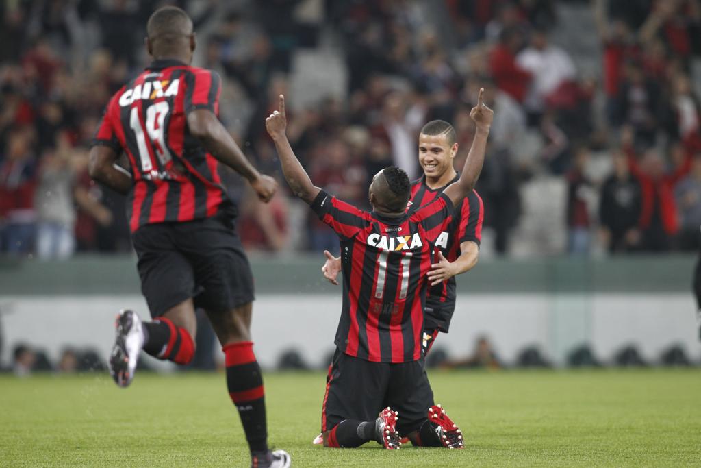 O gol 99 do Atlético na nova Arena foi marcado por Nikão, diante do América-MG. | Daniel Castellano/Gazeta do Povo