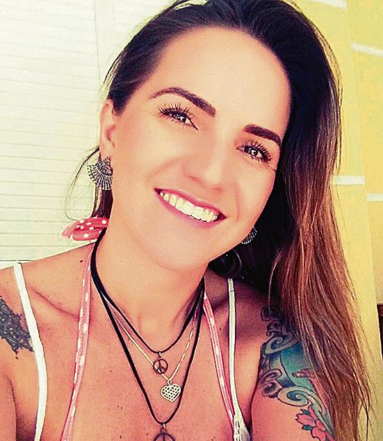 Bombeira pode ir para prisão por participar de ensaio fotográfico em Curitiba. | Arquivo pessoal/Facebook