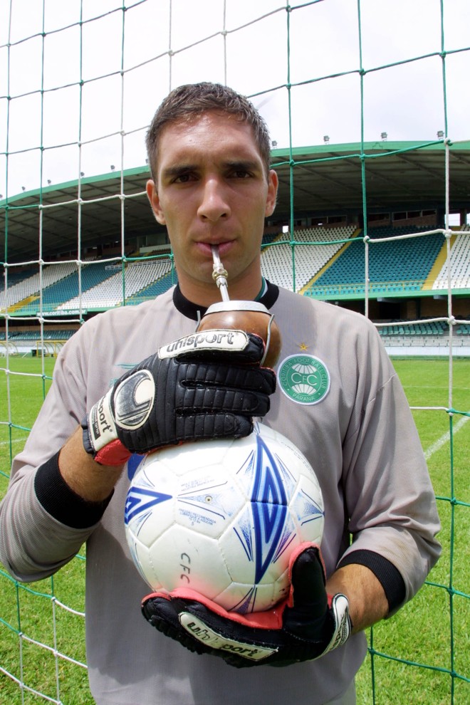 Fernando na chegada no Coxa, em 2002. | MARCELO ELIAS/Gazeta do Povo