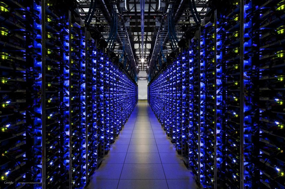 Data center do Google: espécie de banco de dados distribuído, blockchain vai mudar maneira como as pessoas e empresas fazem a transação de ativos | Google/Divulgação