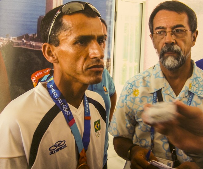 Entrevista com Vanderlei Cordeiro da Silva após ser atacado pelo padre irlandês na Olimpíada Atenas-2004. | Arnaldo Alves/Gazeta do Povo