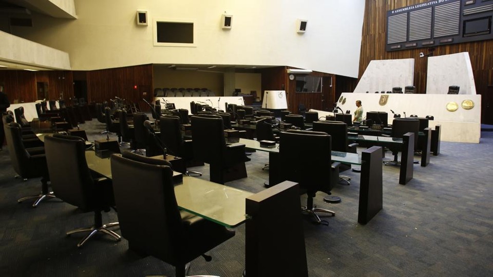Assembleia Legislativa cederá ao menos sete deputados para disputa municipal Configuração da Assembleia Legislativa deve ter nova configuração em 2017. | Jonathan Campos/Gazeta do Povo