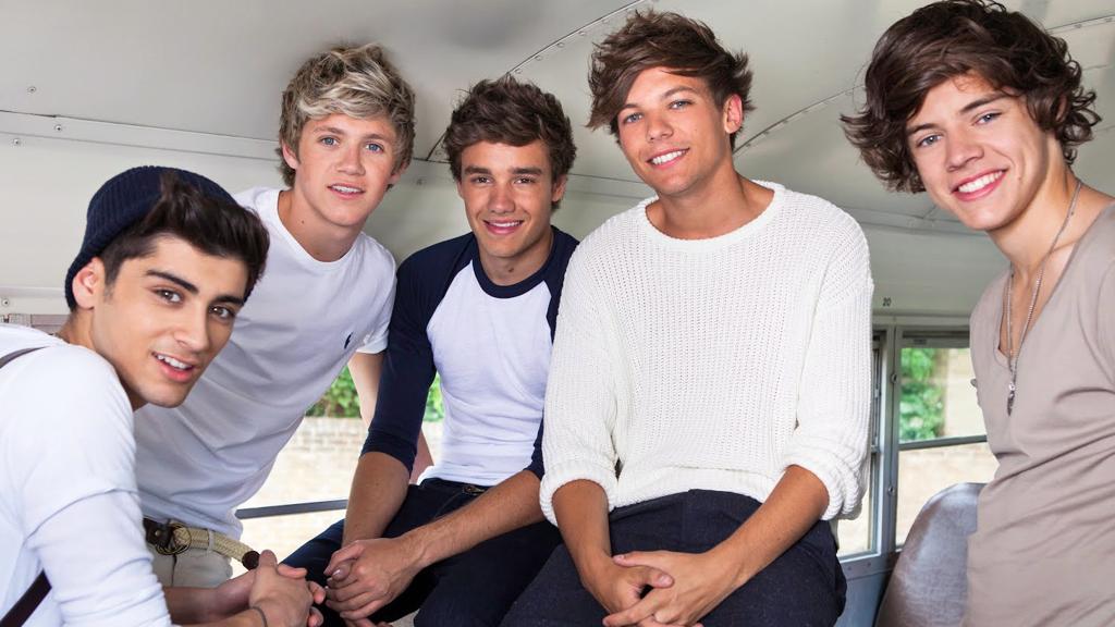 Liam (no centro): novos caminhos | /DIVULGACAO