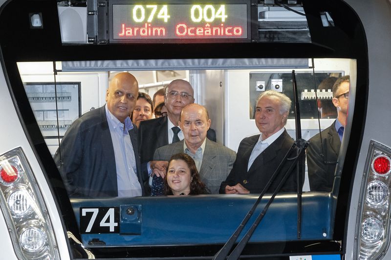 Pezão, Francisco Dornelles (governador interino do Rio) e Temer: gafe | Beto Barata/Agência Brasil
